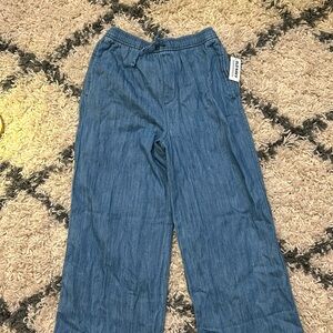 Girls jeans never been used